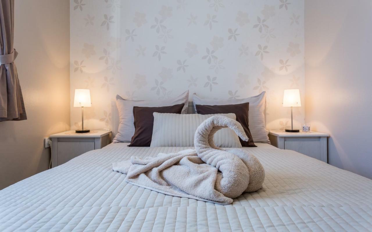 Apartment Smilja Малинська Екстер'єр фото